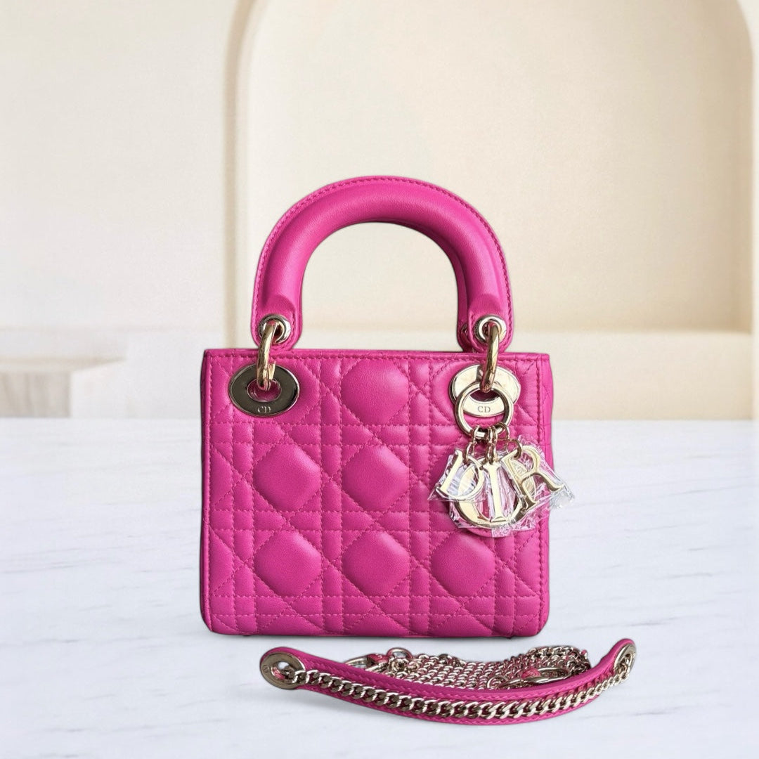 Lady Mini - Bandoulière en cuir d'agneau Cannage rose vif avec chaîne et quincaillerie dorée — Kovancy