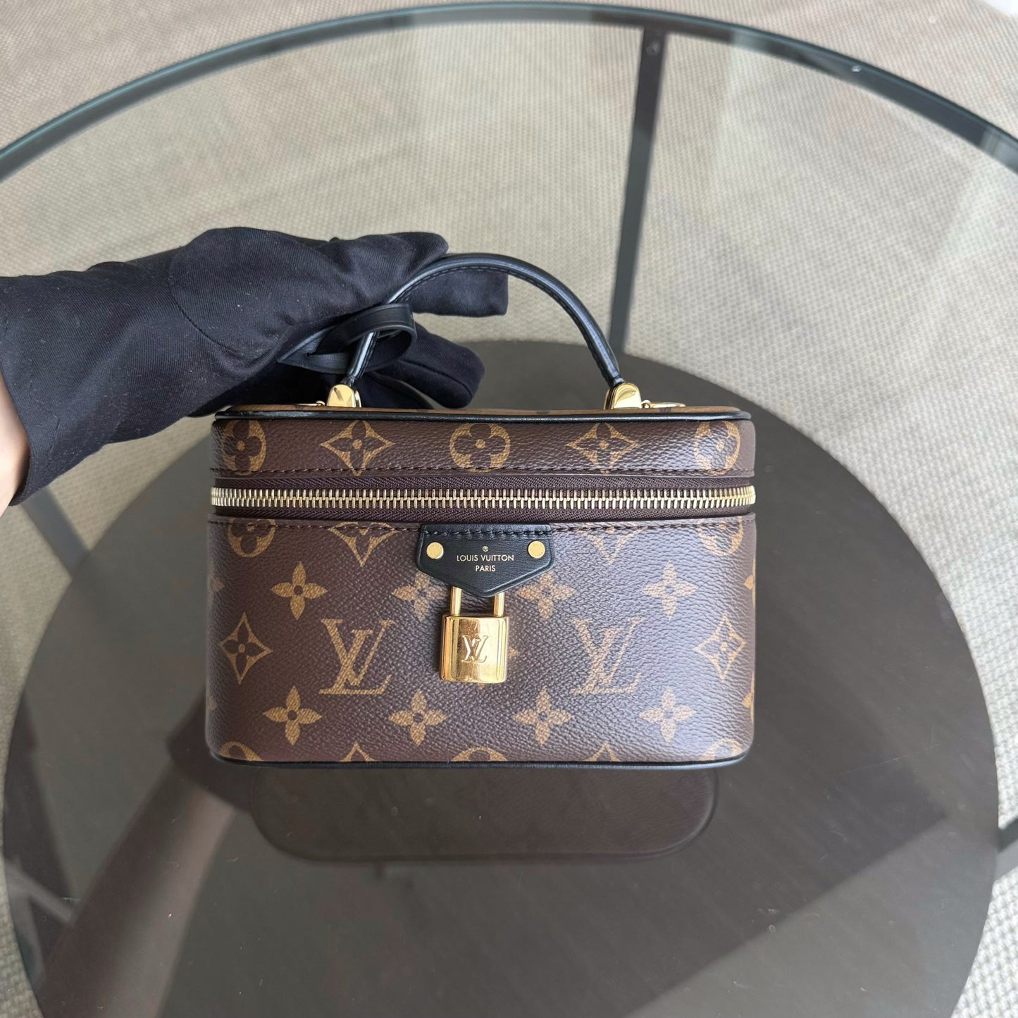 Kovancy - Pochette Vanity Chain Monogram