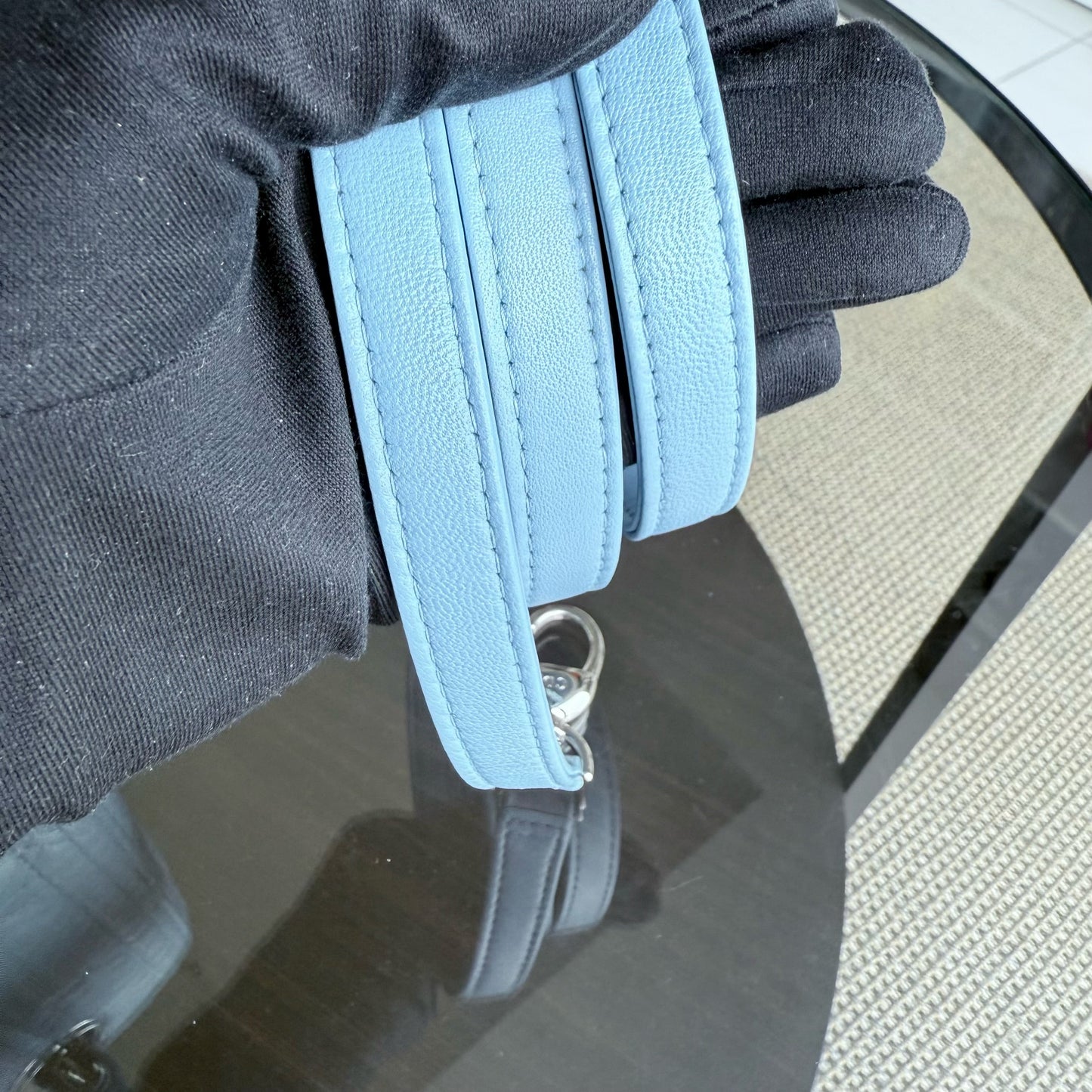 Lady Cuir d'agneau Cannage moyen bleu clair avec accessoires argentés — Kovancy