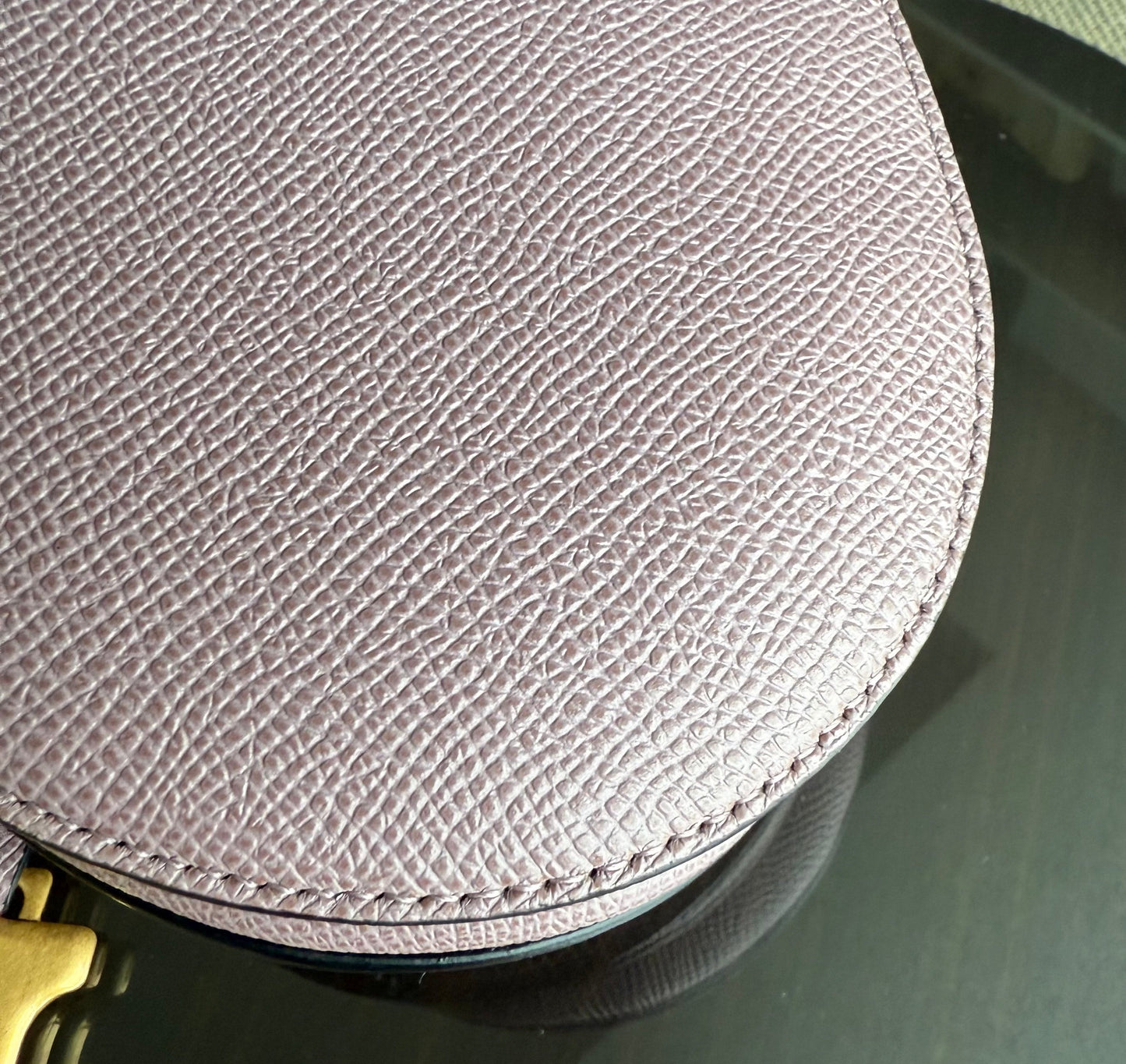 Sac Dior Saddle Small - Bandoulière ajustable en cuir de veau grainé Nude Rose Hardware Gold