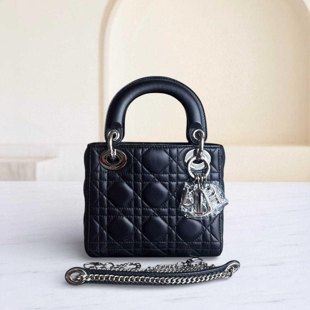 Lady Mini - Bracelet chaîne en cuir d'agneau Cannage bleu nuit avec détails argentés — Kovancy
