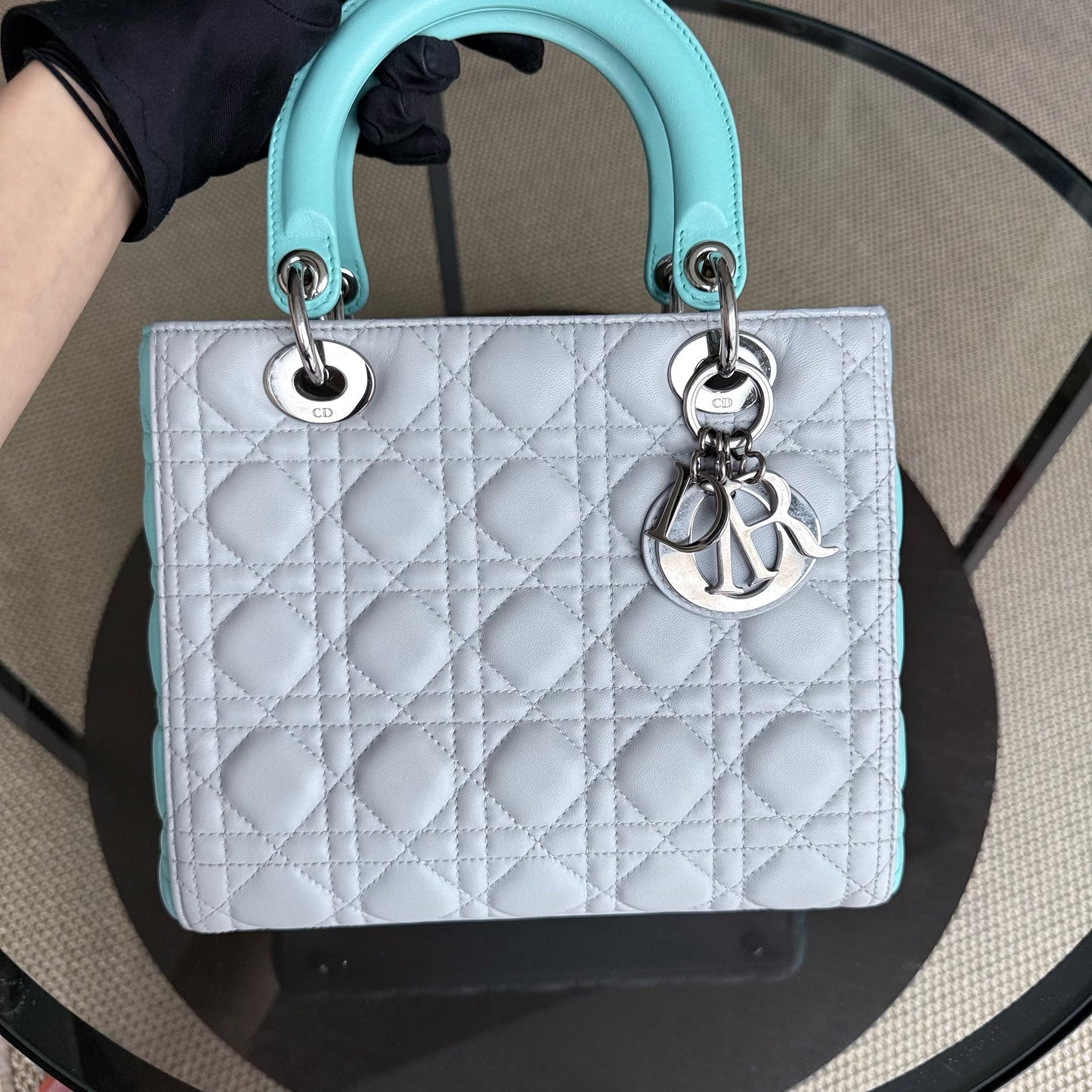 Lady Moyen - Cuir d'agneau Cannage bicolore cyan gris gris matériel argenté — Kovancy