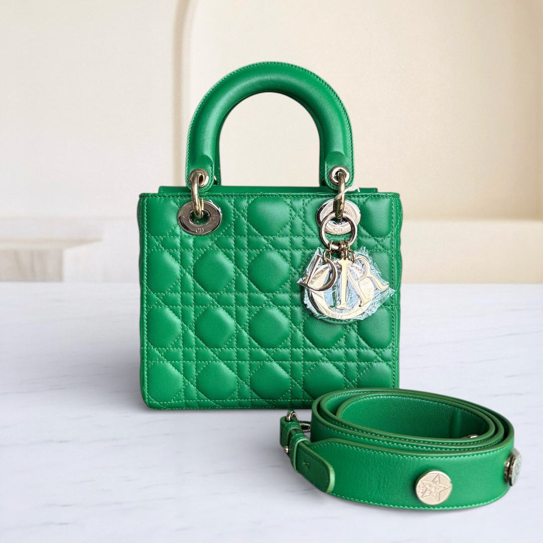 Lady Petit rabat - Cuir d'agneau Cannage vert et finitions dorées — Kovancy