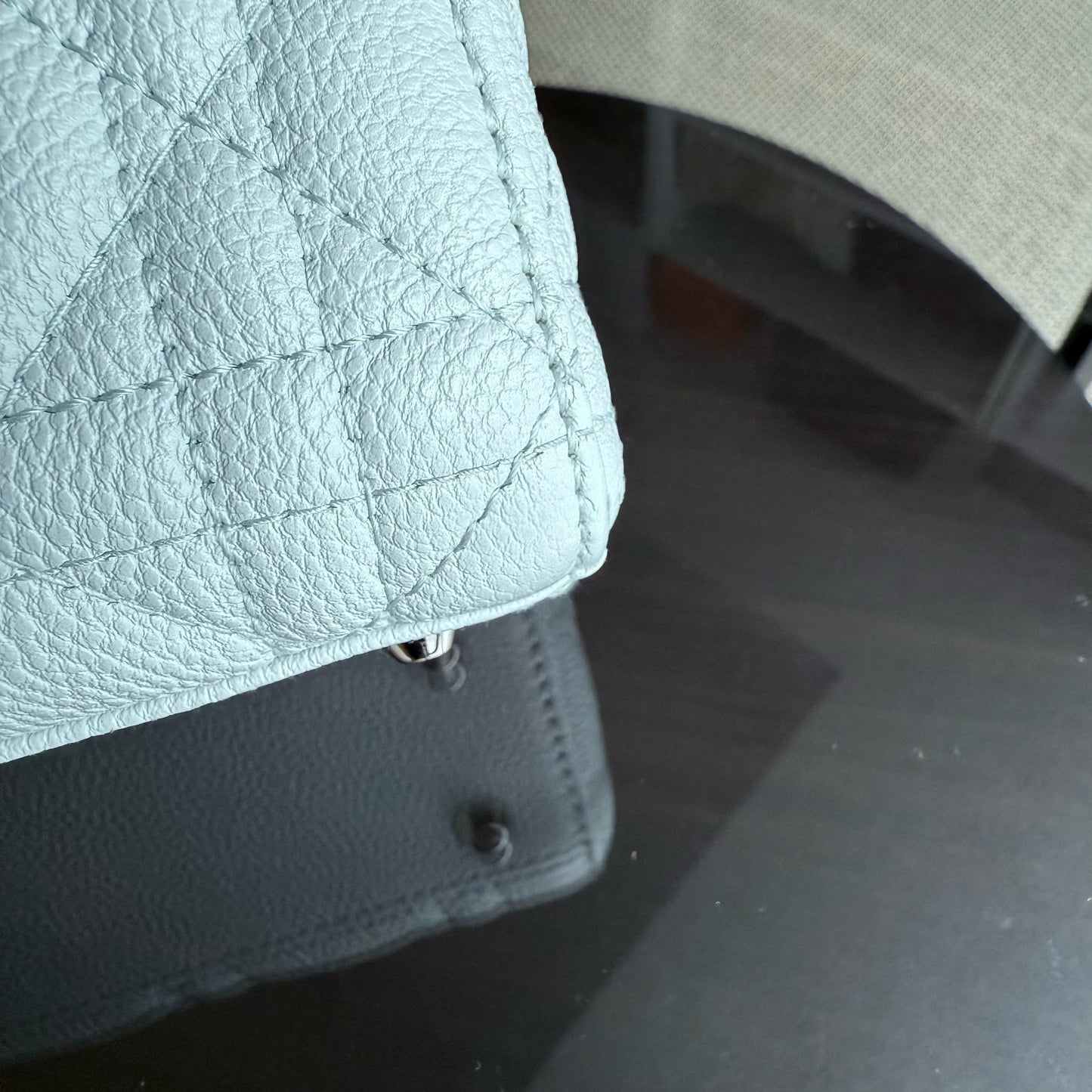 Lady Mini - Cuir de veau grainé Cannage Glacier White Hardware argenté — Kovancy