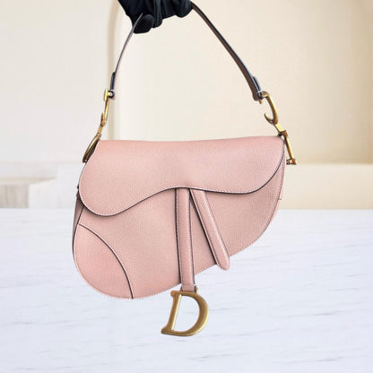 Sac Dior Saddle Medium - Cuir de veau grainé Nude Rose Blush Ferrures dorées