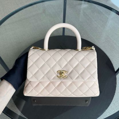 Sac Chanel Coco Handle petit modèle - Beige matelassé caviar, finitions dorées Series 24