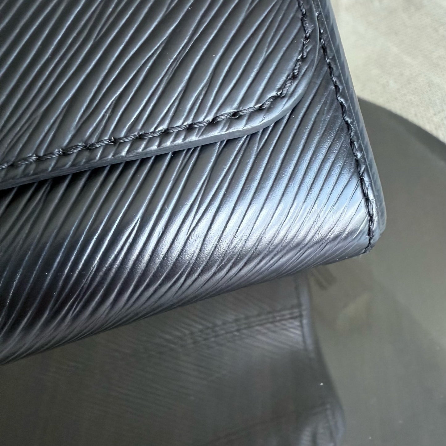 Kovancy - Twist Medium MM - Cuir EPI Noir Quincaillerie Argentée