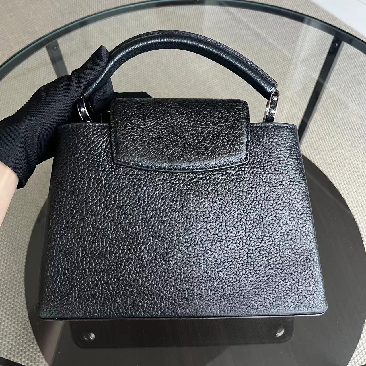 LV Capucines BB Cuir de veau grainé Noir Quincaillerie argentée Louis Vuitton