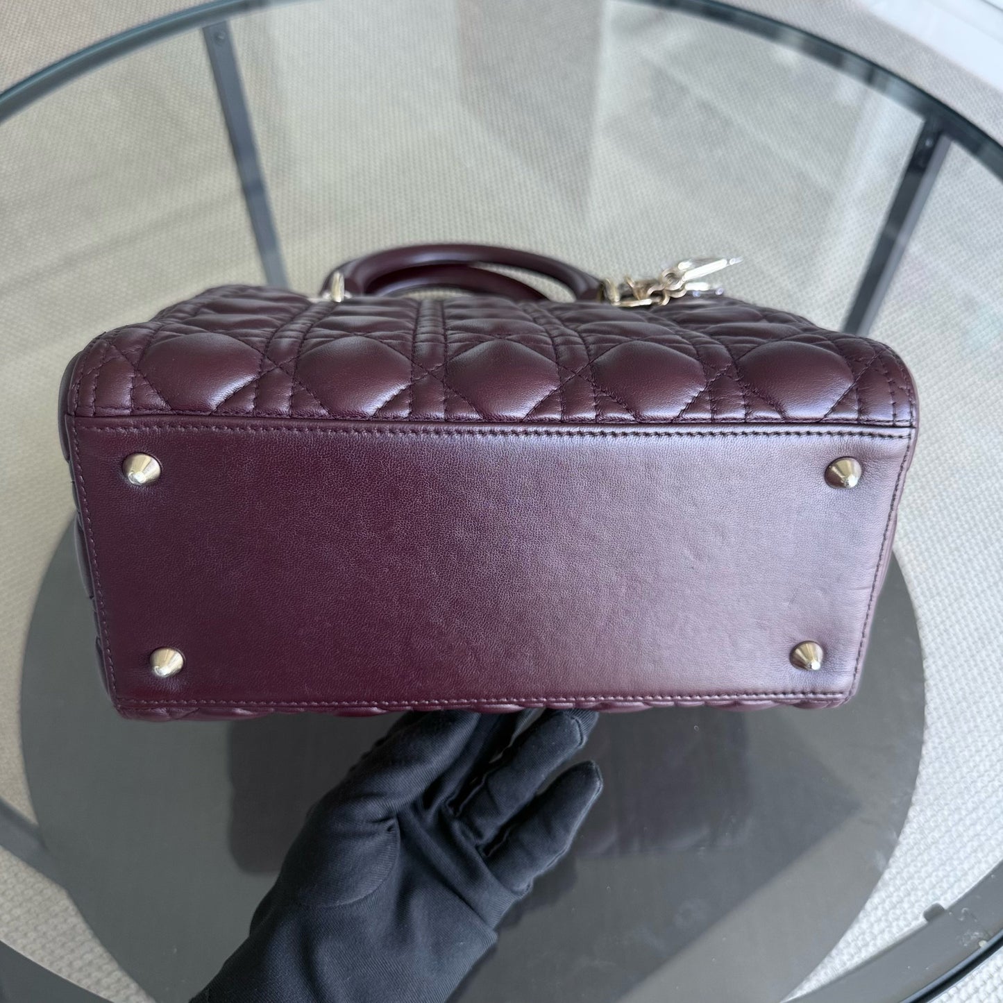 Lady Moyen - Cuir d'agneau Cannage Bordeaux foncé Rouge Quincaillerie dorée SANS SANGLE — Kovancy