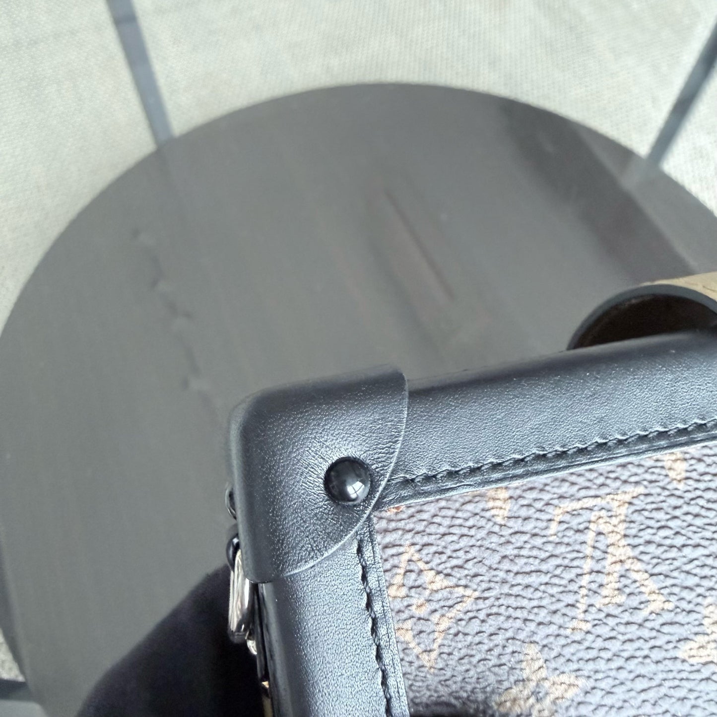 Kovancy - Sac bandoulière Petite Malle - Boîte Monogram en toile, édition limitée