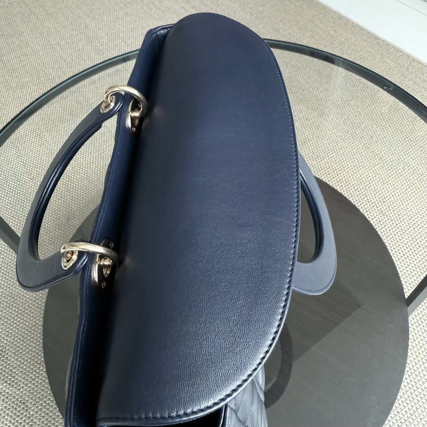 Lady Grand rabat - Cuir d'agneau Canange bleu foncé, accessoires dorés — Kovancy