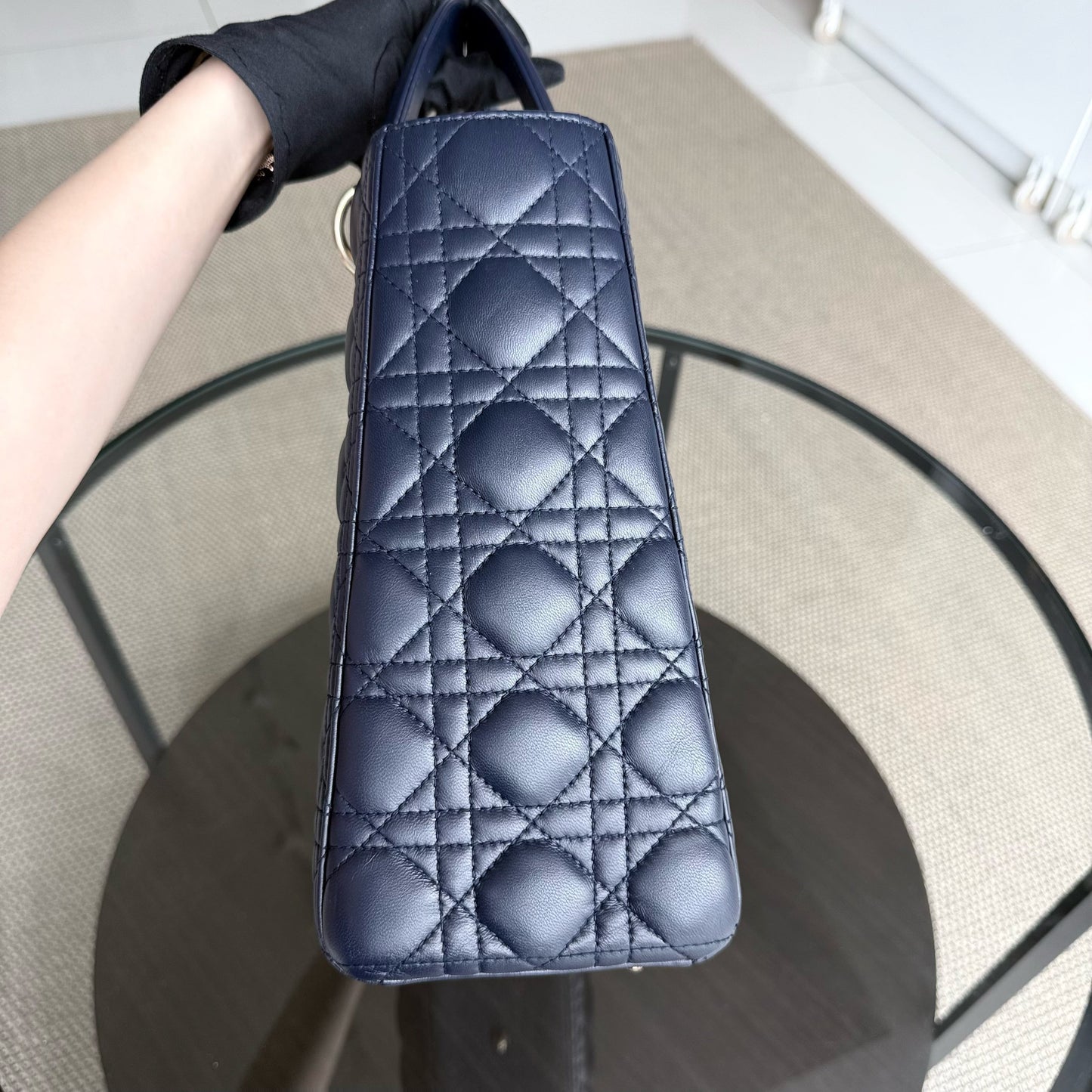 Lady Grand rabat - Cuir d'agneau Canange bleu foncé, accessoires dorés — Kovancy