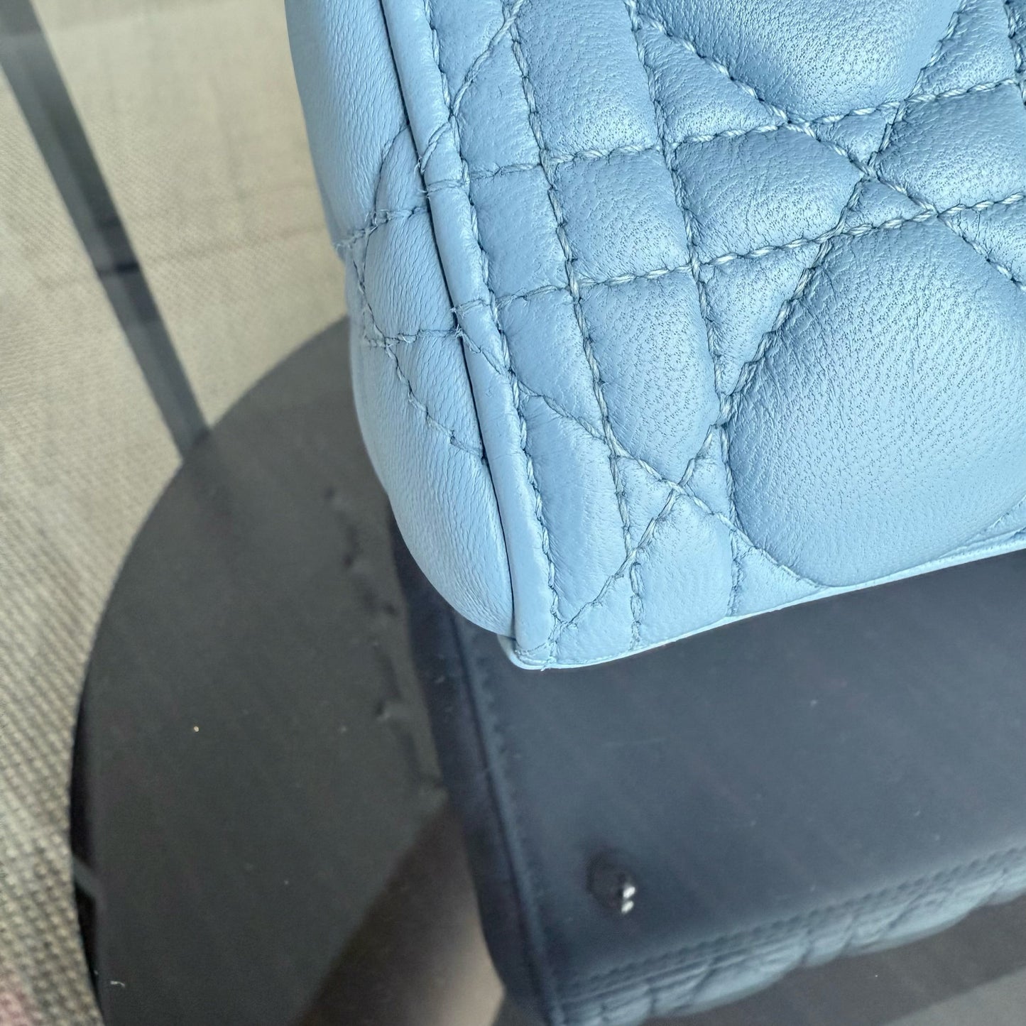 Lady Cuir d'agneau Cannage moyen bleu clair avec accessoires argentés — Kovancy