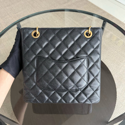 Sac cabas Chanel PST Petite - Cuir de veau grainé matelassé caviar, finitions noires et dorées