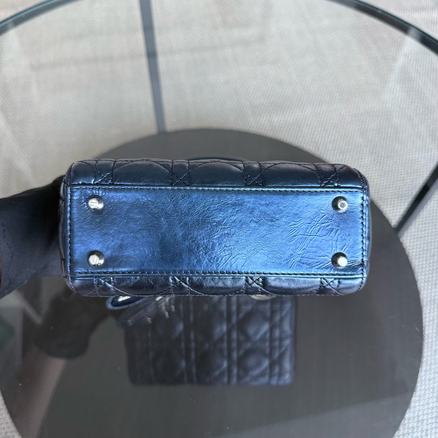 Lady Mini - Cuir de veau glacé Cannage bleu métallisé, quincaillerie argentée — Kovancy