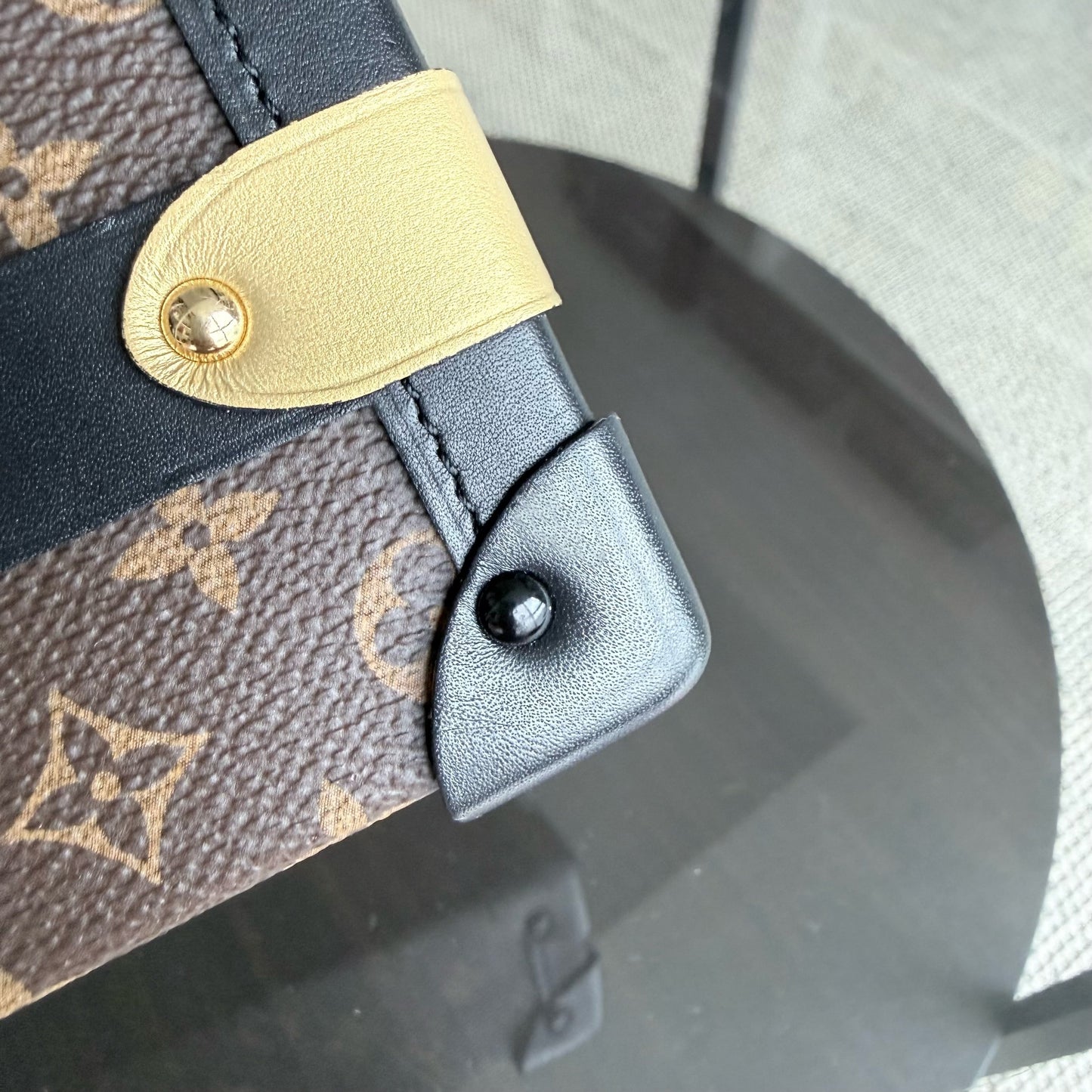 Kovancy - Sac bandoulière Petite Malle - Boîte Monogram en toile, édition limitée