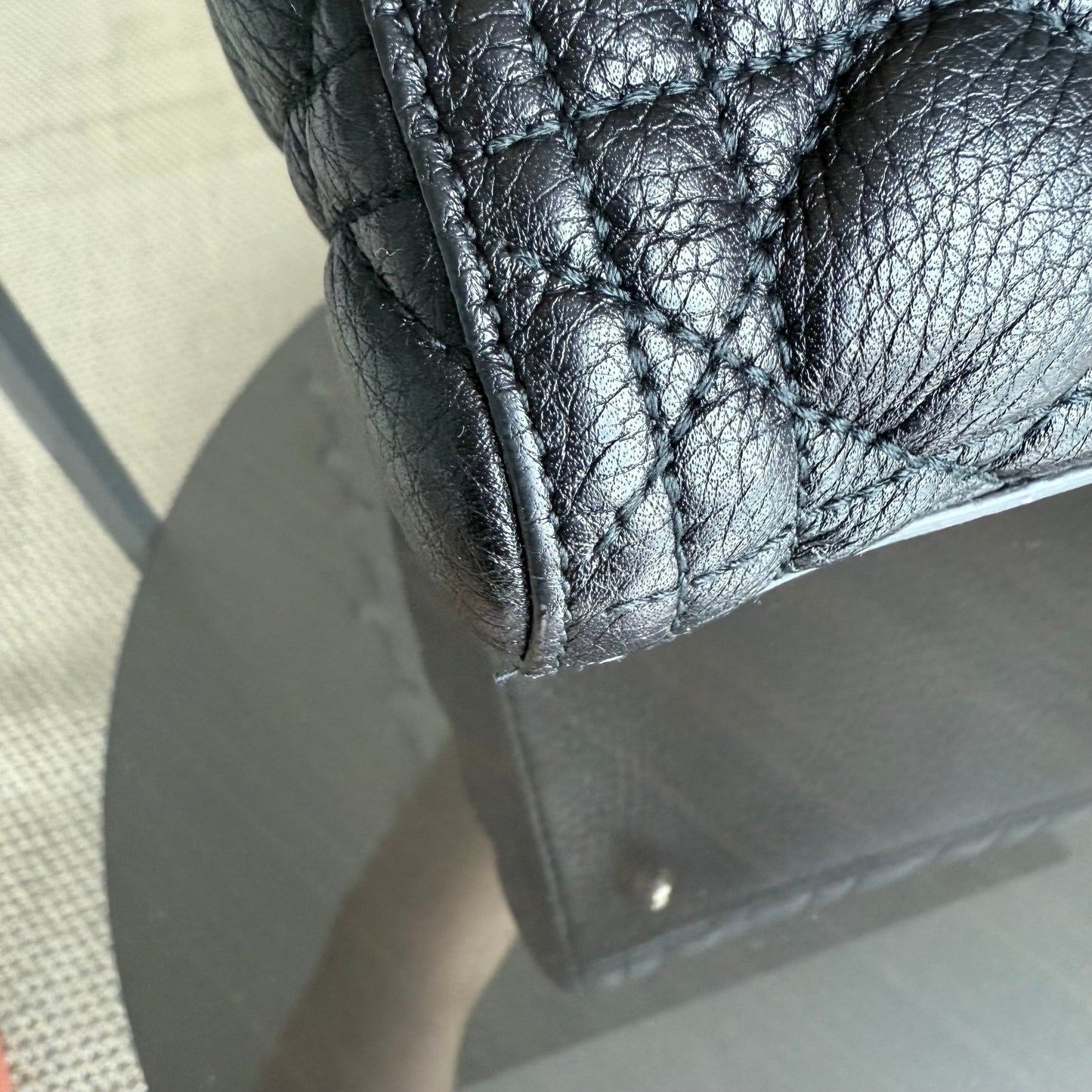 Lady Grand rabat en cuir caviar cannage noir GHW sans bandoulière — Kovancy
