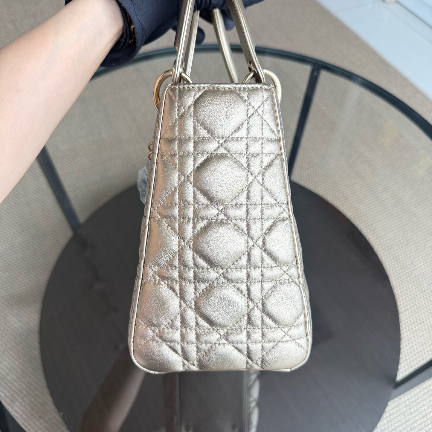 Dior Lady Rabat moyen - Cuir de veau Cannage Ferrures dorées SANS SANGLE