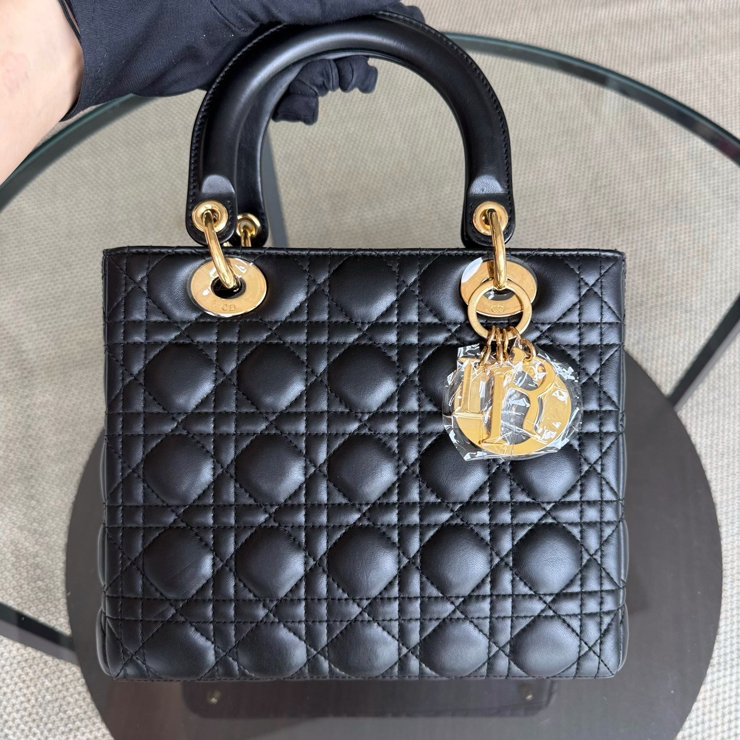 Lady Moyen - Cuir d'agneau Canange noir et accessoires dorés — Kovancy
