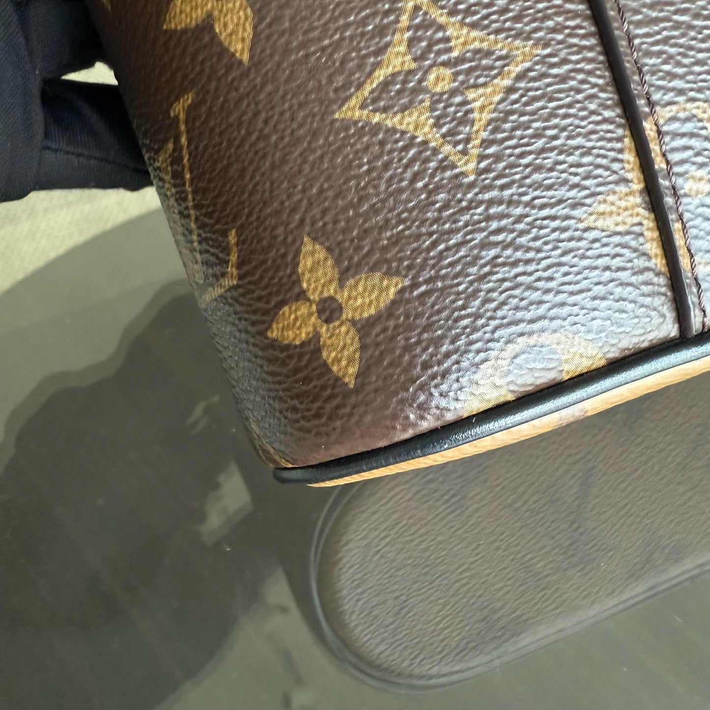 Kovancy - Pochette Vanity Chain Monogram