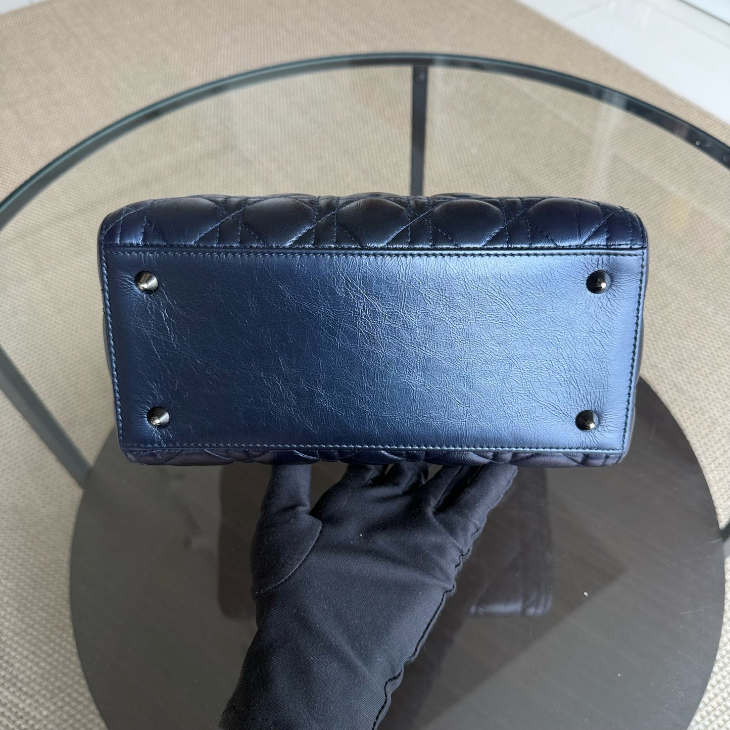 Lady Cuir de veau glacé Cannage moyen bleu foncé, accessoires argentés — Kovancy