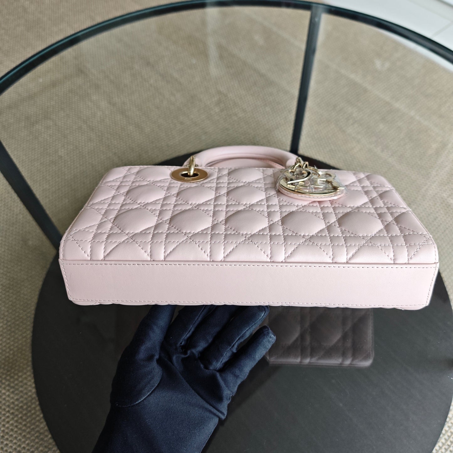 D-Joy Medium - Cuir d'agneau Cannage Rose clair Ferrures dorées — Kovancy