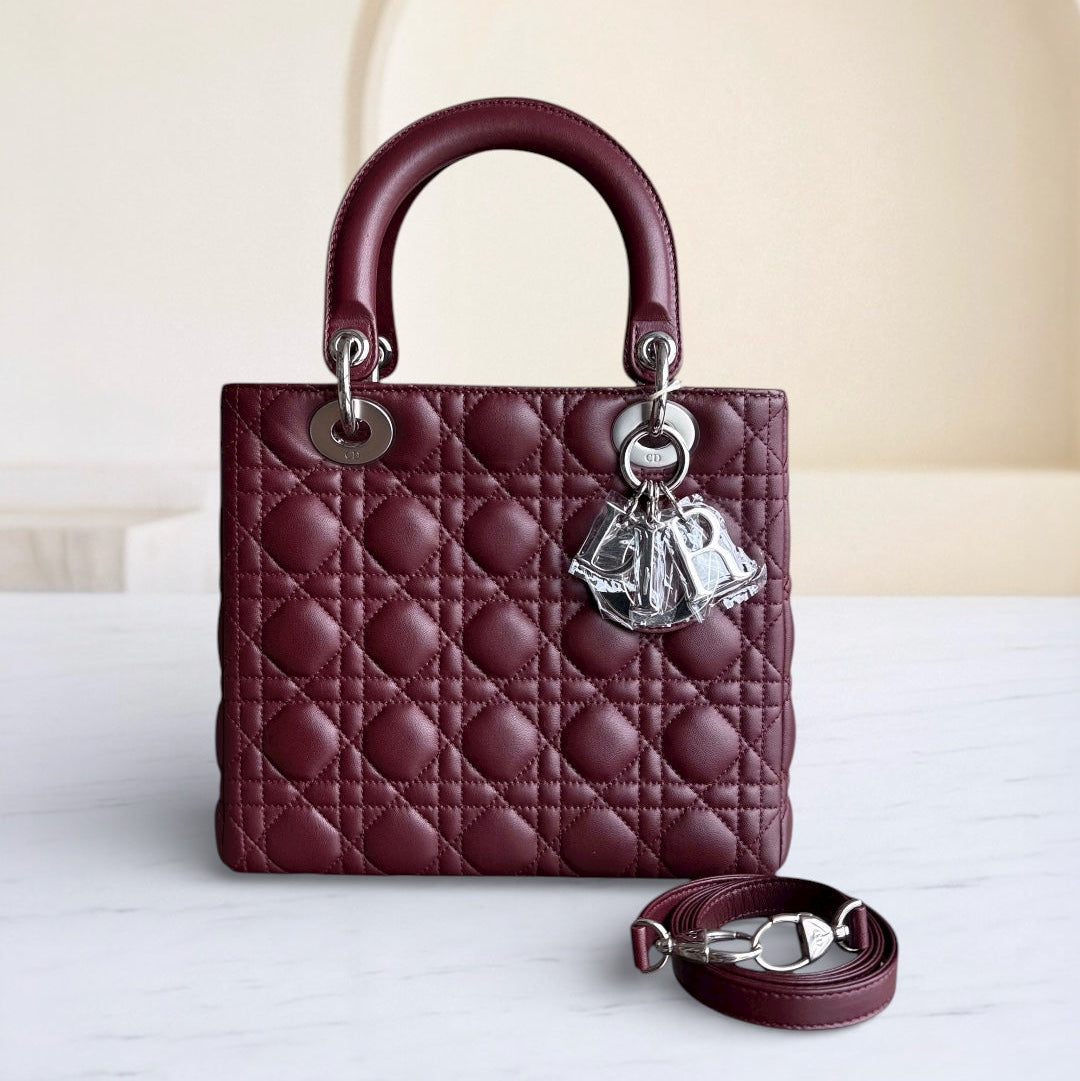 Lady Moyen - Cuir d'agneau Cannage bordeaux avec finitions argentées — Kovancy