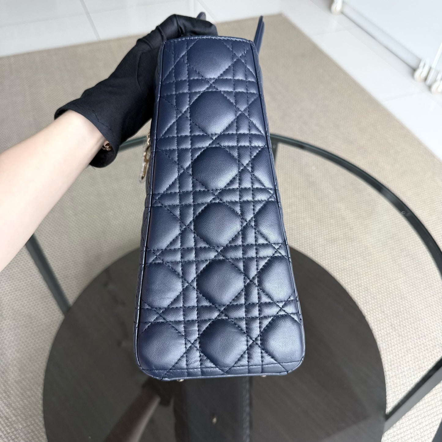 Lady Grand rabat - Cuir d'agneau Canange bleu foncé, accessoires dorés — Kovancy