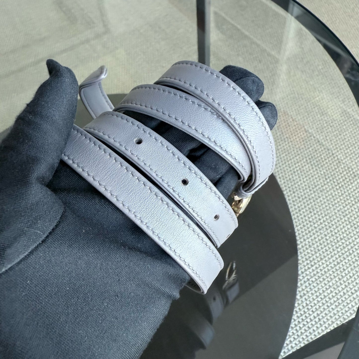 Lady Mini - Sangle réglable en cuir d'agneau Cannage gris et matériel doré — Kovancy