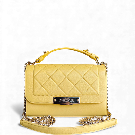 Sac Chanel Label Click Small - Cuir de veau grainé matelassé, finitions dorées jaunes Series 23