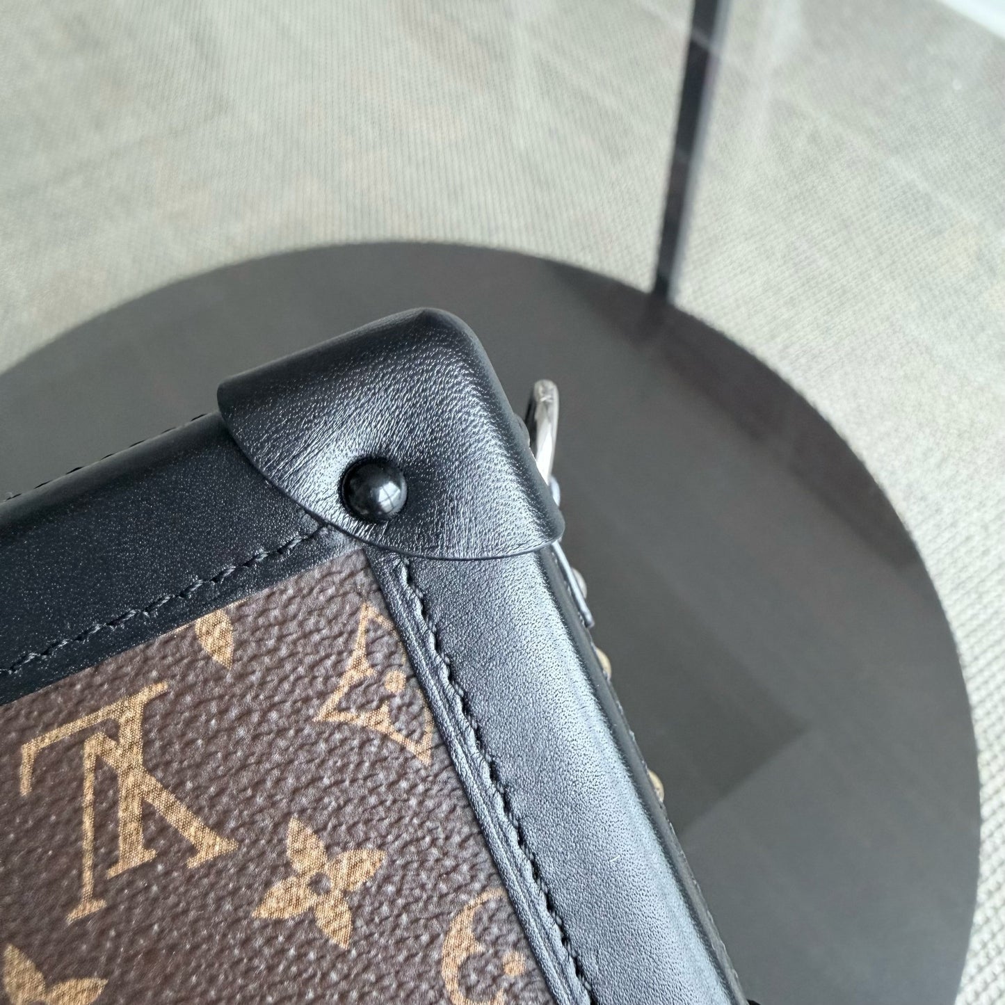 Kovancy - Sac bandoulière Petite Malle - Boîte Monogram en toile, édition limitée
