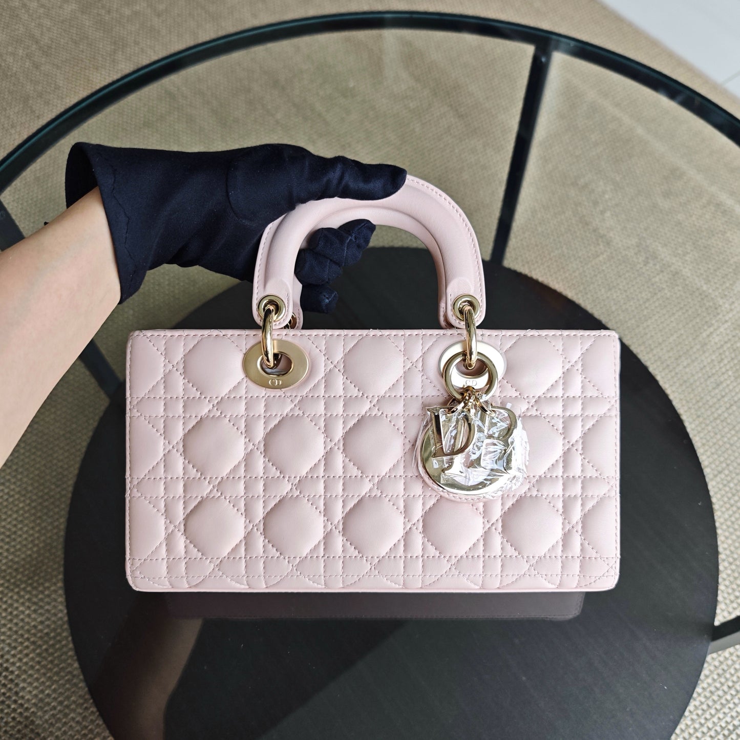 D-Joy Medium - Cuir d'agneau Cannage Rose clair Ferrures dorées — Kovancy