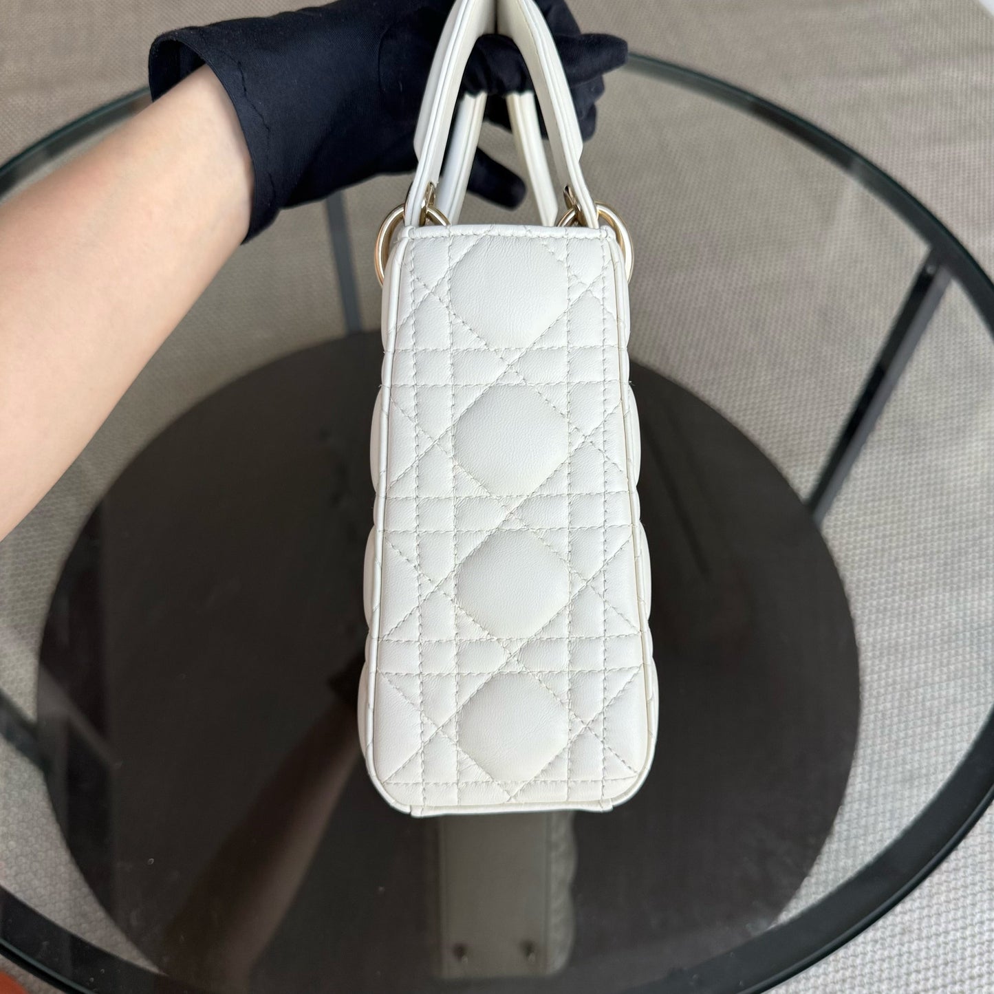 Lady Petit - Cuir d'agneau Cannage blanc, quincaillerie dorée — Kovancy