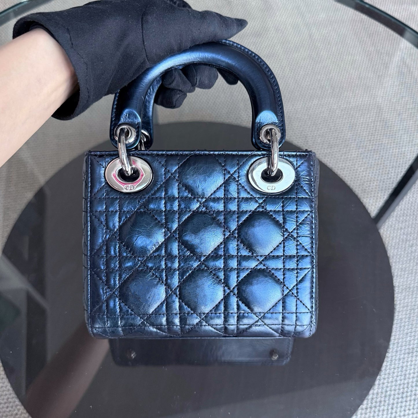Lady Mini - Cuir de veau glacé Cannage bleu métallisé, quincaillerie argentée — Kovancy