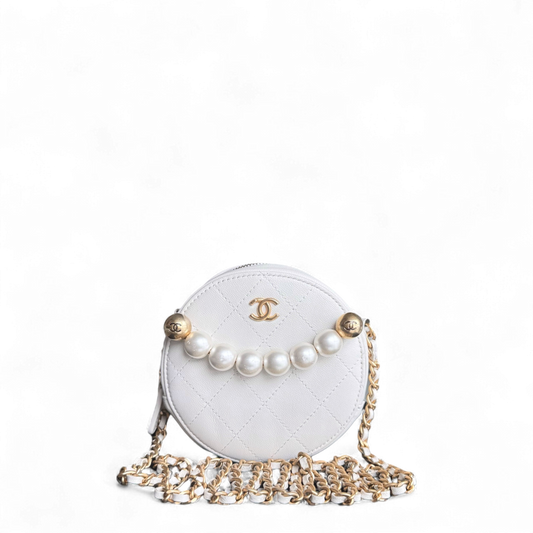 Pochette ronde Chanel Pearl avec chaîne, cuir de veau blanc, finitions en métal doré vieilli, taille 29