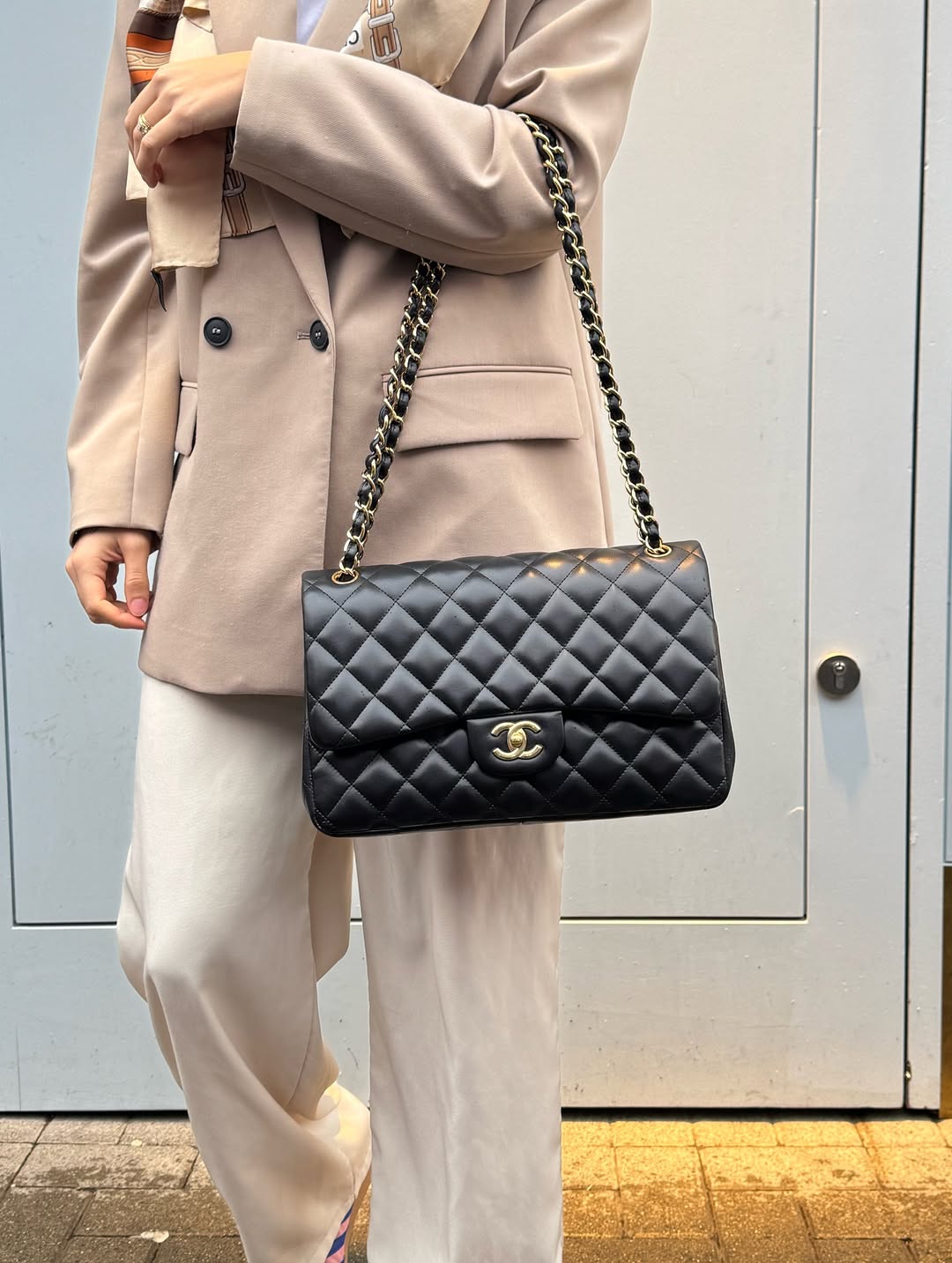 Chanel Classic Flap Jumbo - 30CM simple rabat en cuir d'agneau matelassé noir matériel doré Series 14