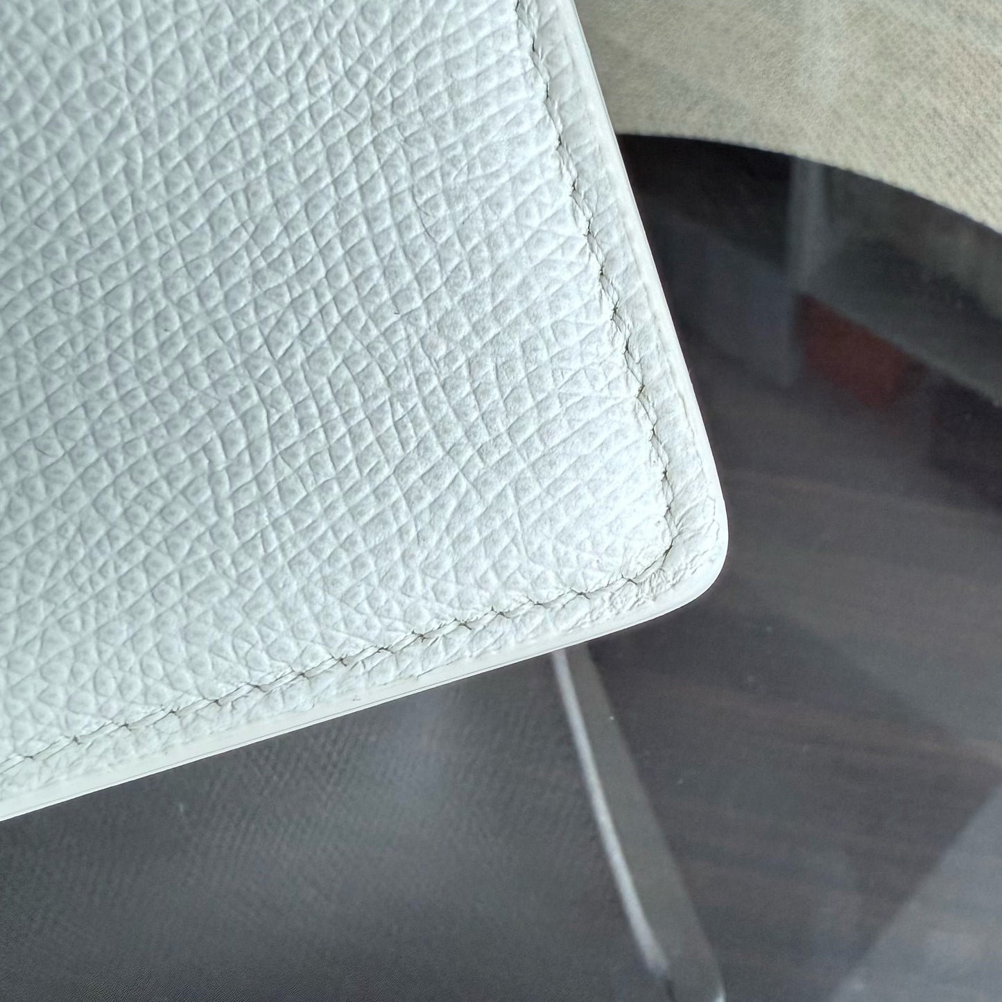 Chaîne Dior 30 Montaigne - Cuir de veau grainé, accastillage en or blanc