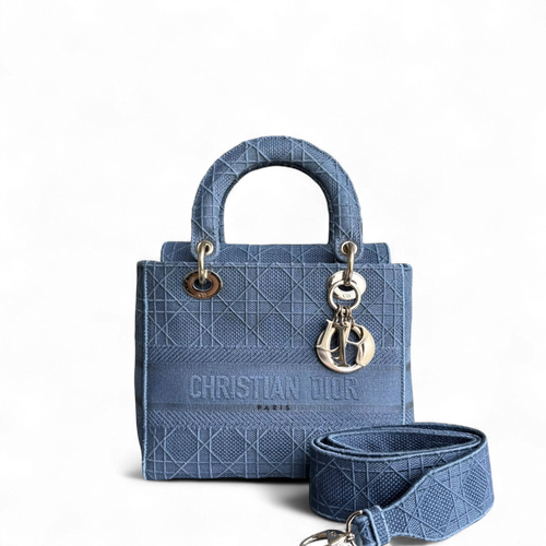 Lady D-Lite - Cannage brodé bleu denim clair avec accessoires dorés — Kovancy