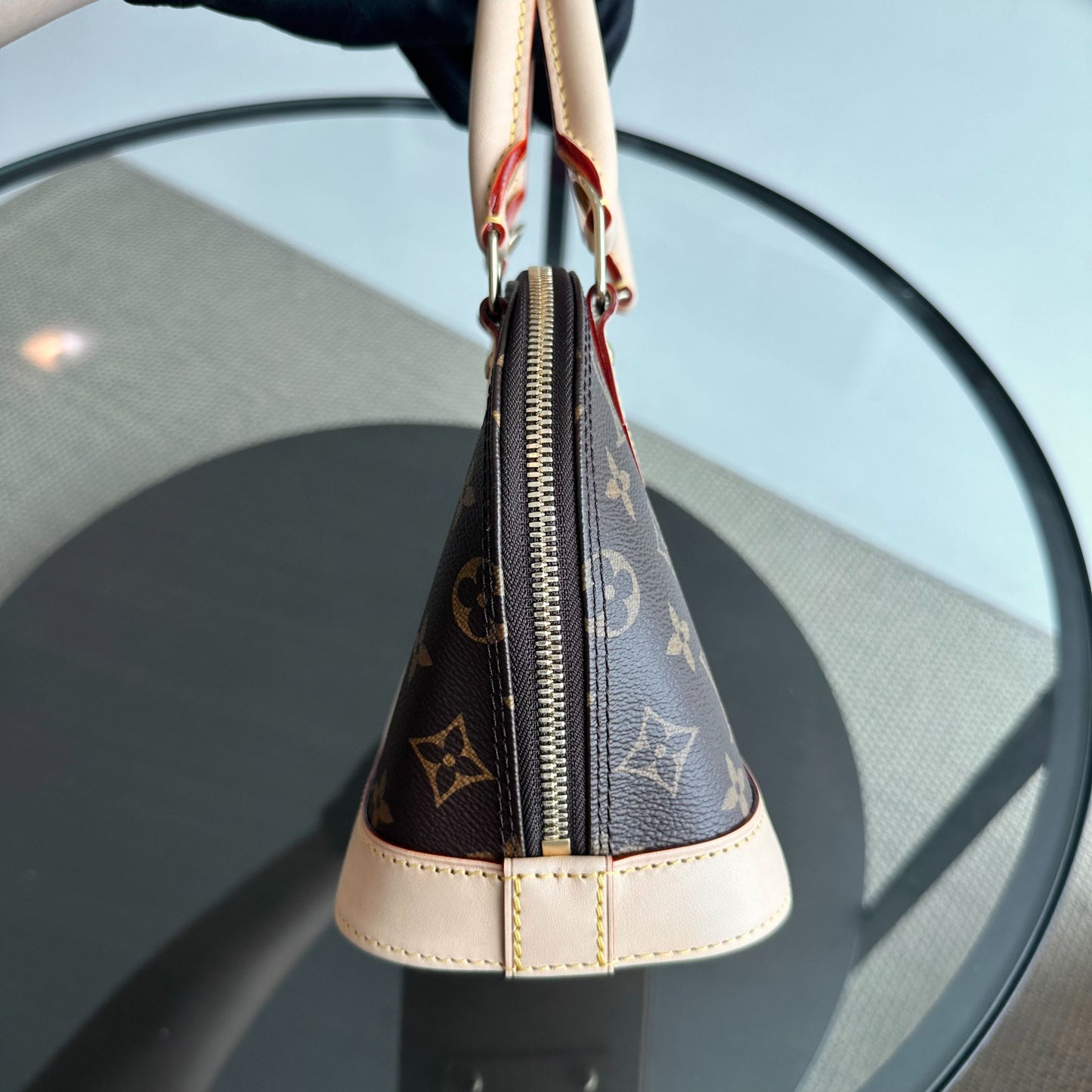 Sac à bandoulière en cuir Alma BB Monogram - Kovancy