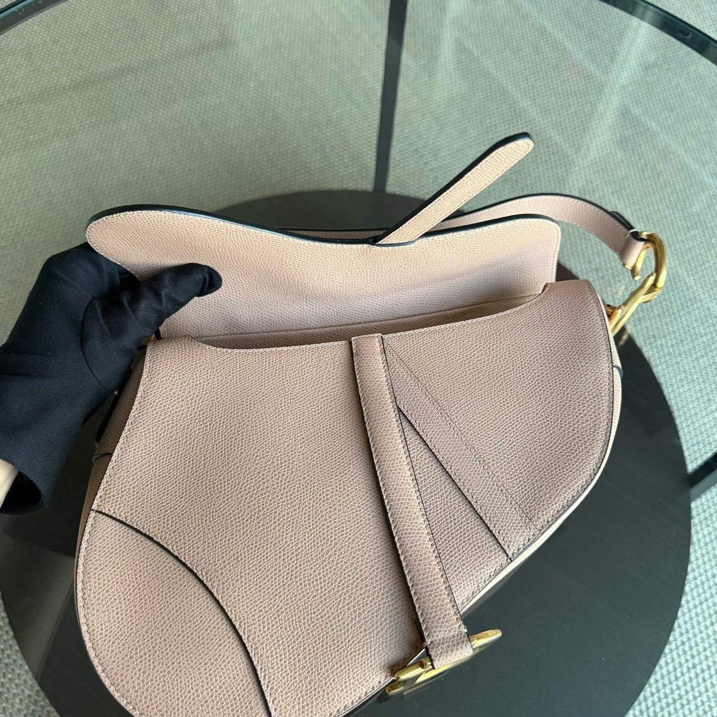 Sac Dior Saddle Medium - Cuir de veau grainé Nude Rose Blush Ferrures dorées