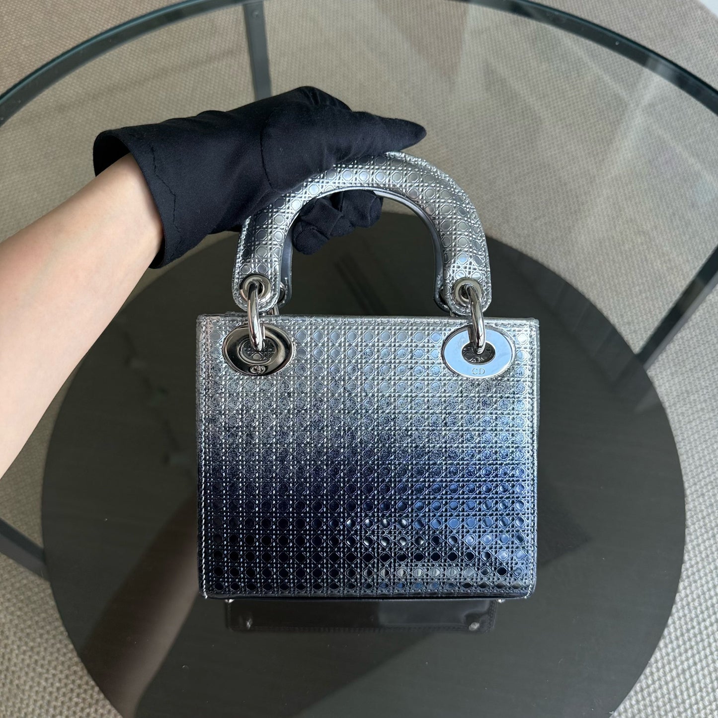 Lady Mini - Micro Cannage Métallique Bicolore Argent Bleu Foncé Quincaillerie Argentée — Kovancy