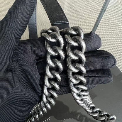 Chanel Boy Medium - 25CM Paris-Dallas Bordure Métal Cuir de Veau Grainé Noir Quincaillerie Argentée Series 19