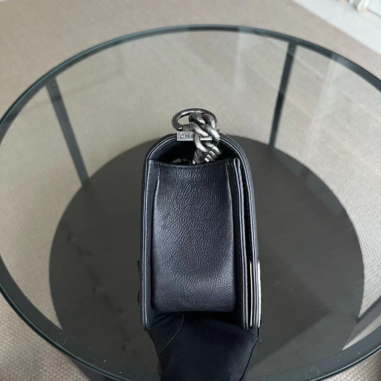 Chanel Boy Medium - 25CM Paris-Dallas Bordure Métal Cuir de Veau Grainé Noir Quincaillerie Argentée Series 19