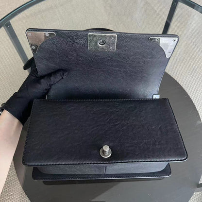 Chanel Boy Medium - 25CM Paris-Dallas Bordure Métal Cuir de Veau Grainé Noir Quincaillerie Argentée Series 19