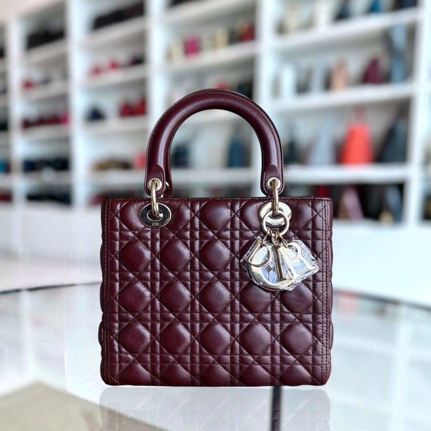 Lady Moyen - Cuir d'agneau Cannage Bordeaux foncé Rouge Quincaillerie dorée SANS SANGLE — Kovancy
