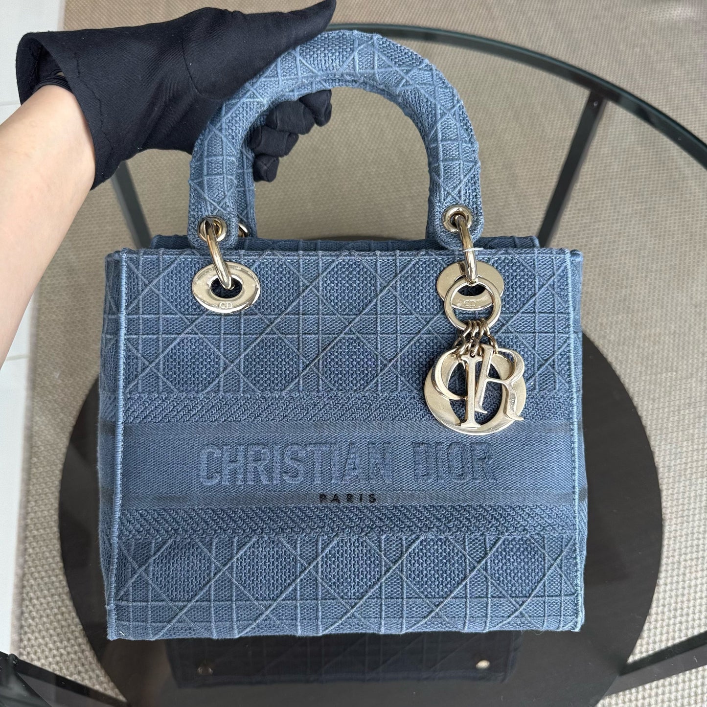Lady D-Lite - Cannage brodé bleu denim clair avec accessoires dorés — Kovancy