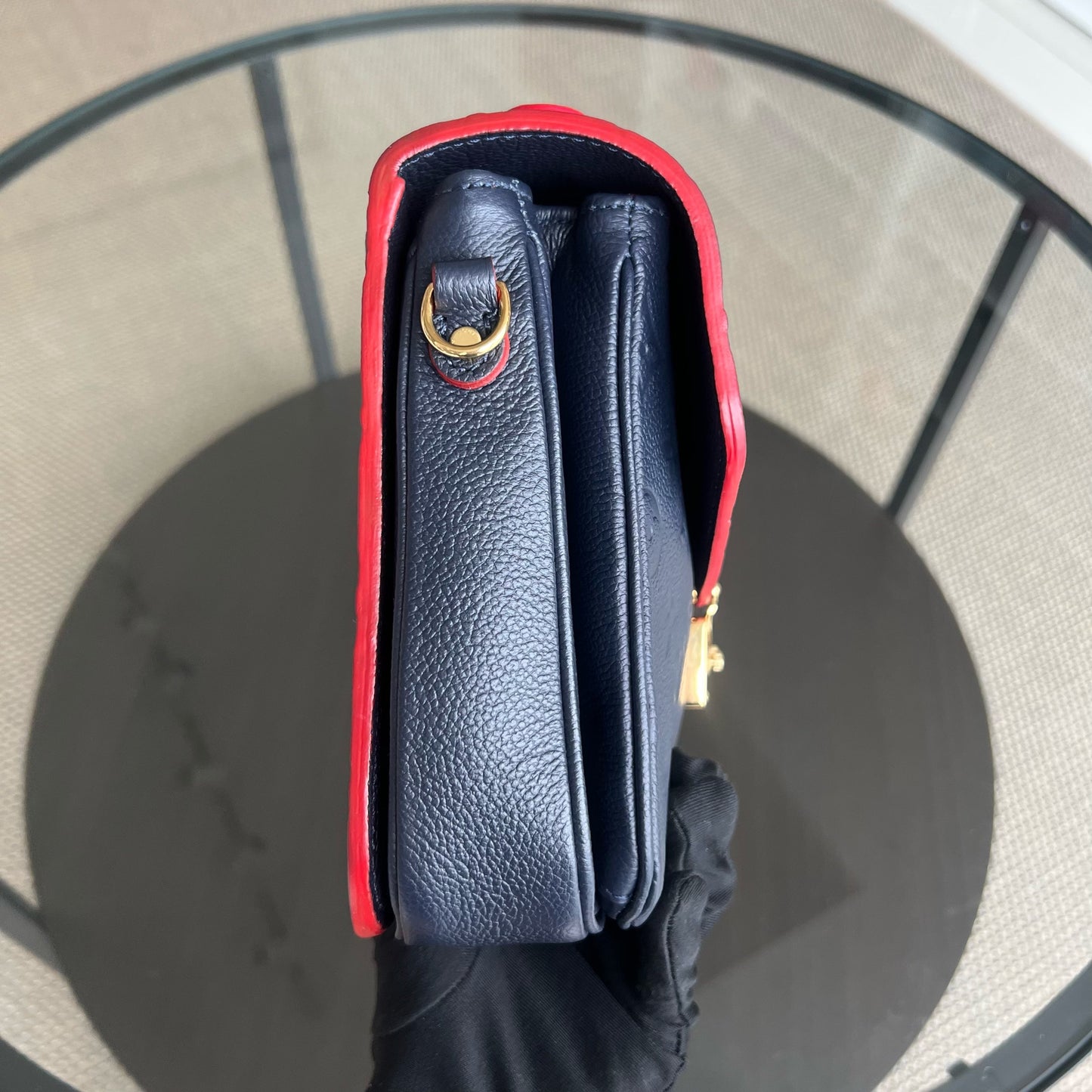 Kovancy - Pochette Metis - Empreinte Monogram Marine Rouge Bleu Marine Or Quincaillerie