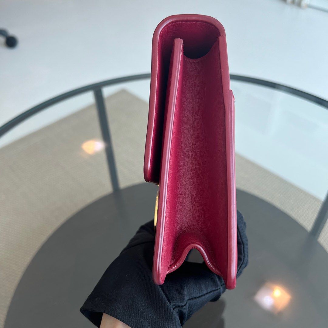30 Montaigne - Sac bandoulière moyen en cuir de veau rouge GHW — Kovancy