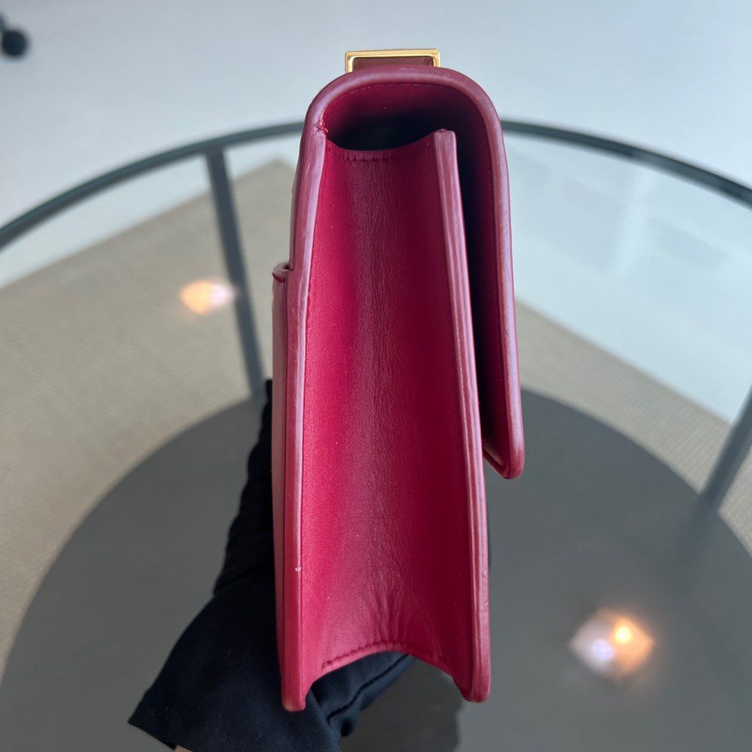 30 Montaigne - Sac bandoulière moyen en cuir de veau rouge GHW — Kovancy