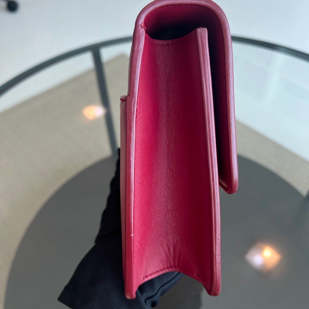 30 Montaigne - Sac bandoulière moyen en cuir de veau rouge GHW — Kovancy